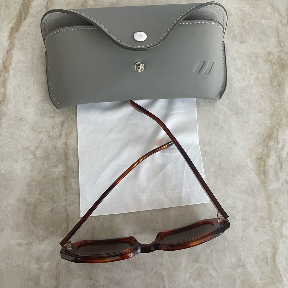 Le specs sunglasses